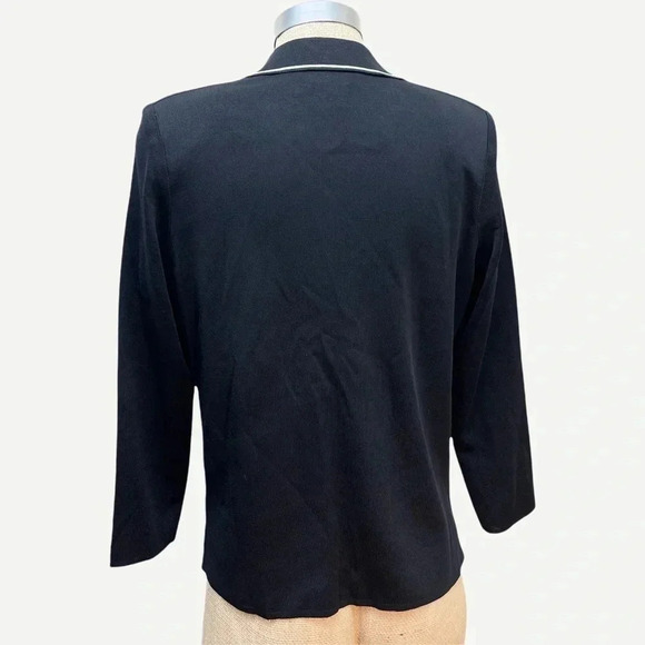 Exclusively MISOOK Black and White Open Jacket - Picture 5 of 5